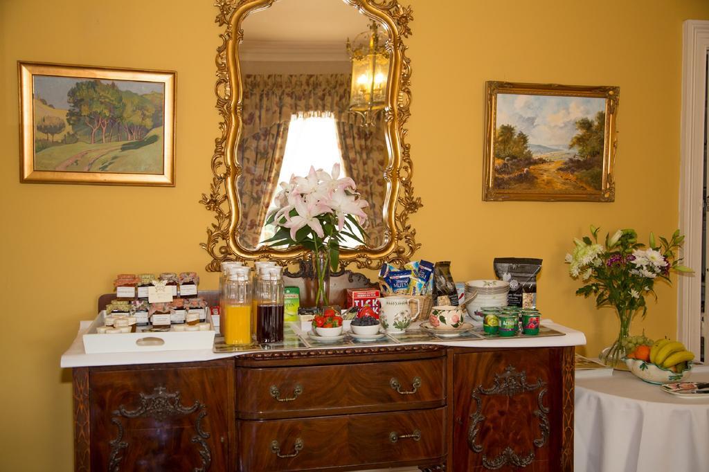 Southbank House Bed & Breakfast Херфорд Екстериор снимка